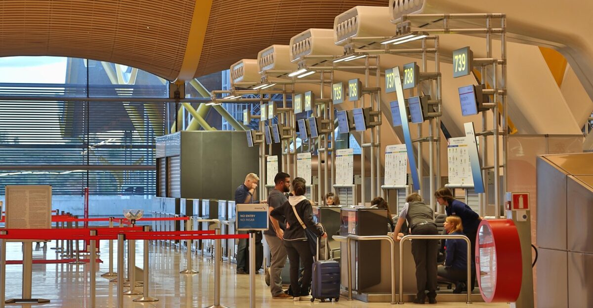 airport tex free madrid spain barajas city refund counter value of the machine check in service travel airport airport airport airport refund check in check in check in check in check in