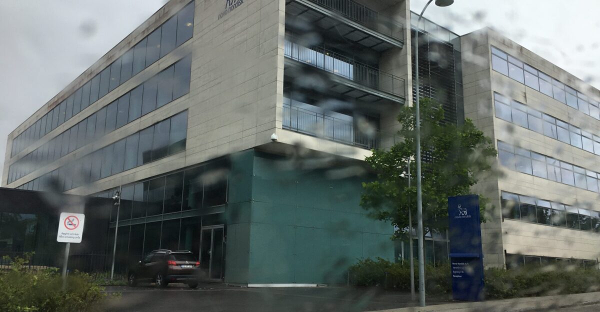 Novo Nordisk S borg i regnvejr juni 2023