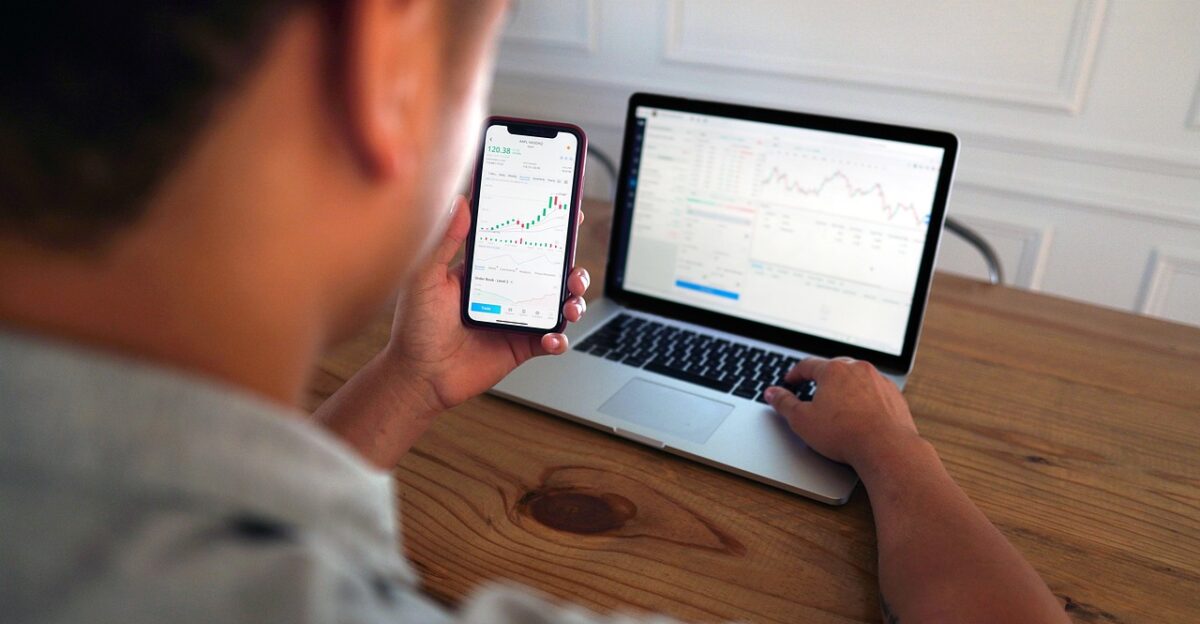 man computer stock trading iphone finance day trading wall street finances investor money wealth equity trader day trader investing investment banking stock market forex shareholder financial investor investor trader trader trader stock market forex forex forex forex forex