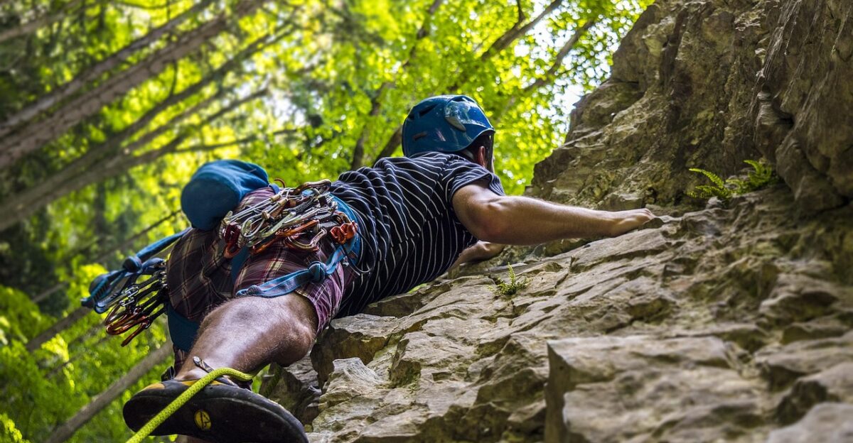 climbing man adventure rock climbing climber sport leisure recreation travel climbing climbing climbing climbing climbing adventure adventure rock climbing rock climbing rock climbing rock climbing sport sport travel
