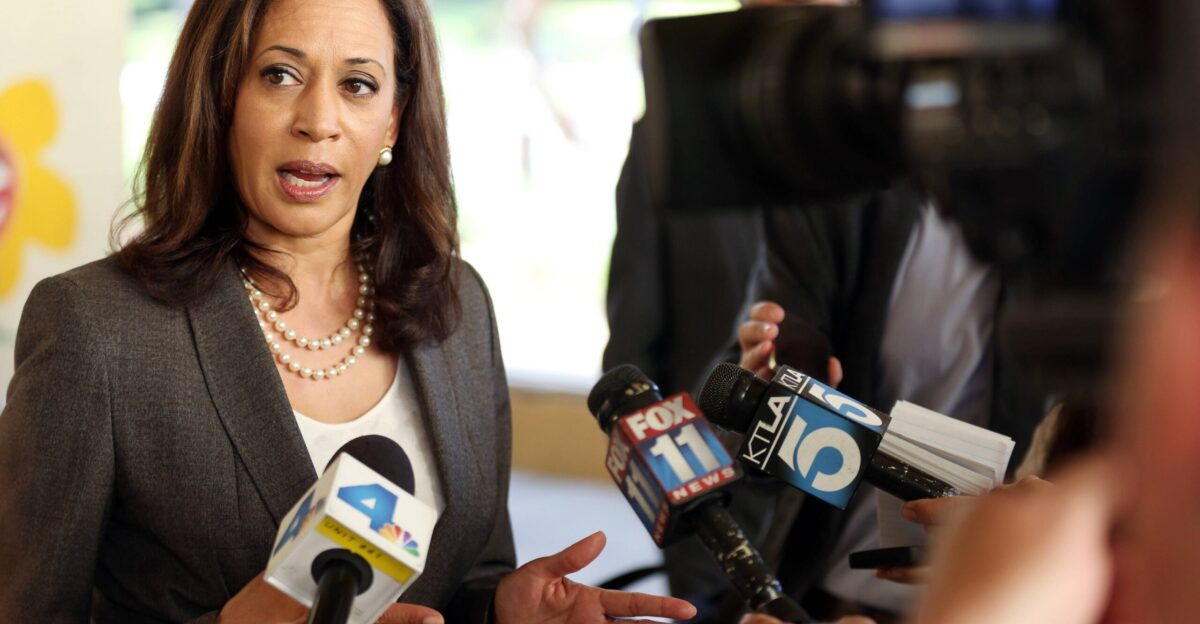 Attorney General Harris Visits Students on First Day of School Attorney General Kamala D Harris visited Baldwin Hills Elementary School in Los Angeles to celebrate the first day of the 2014 school year