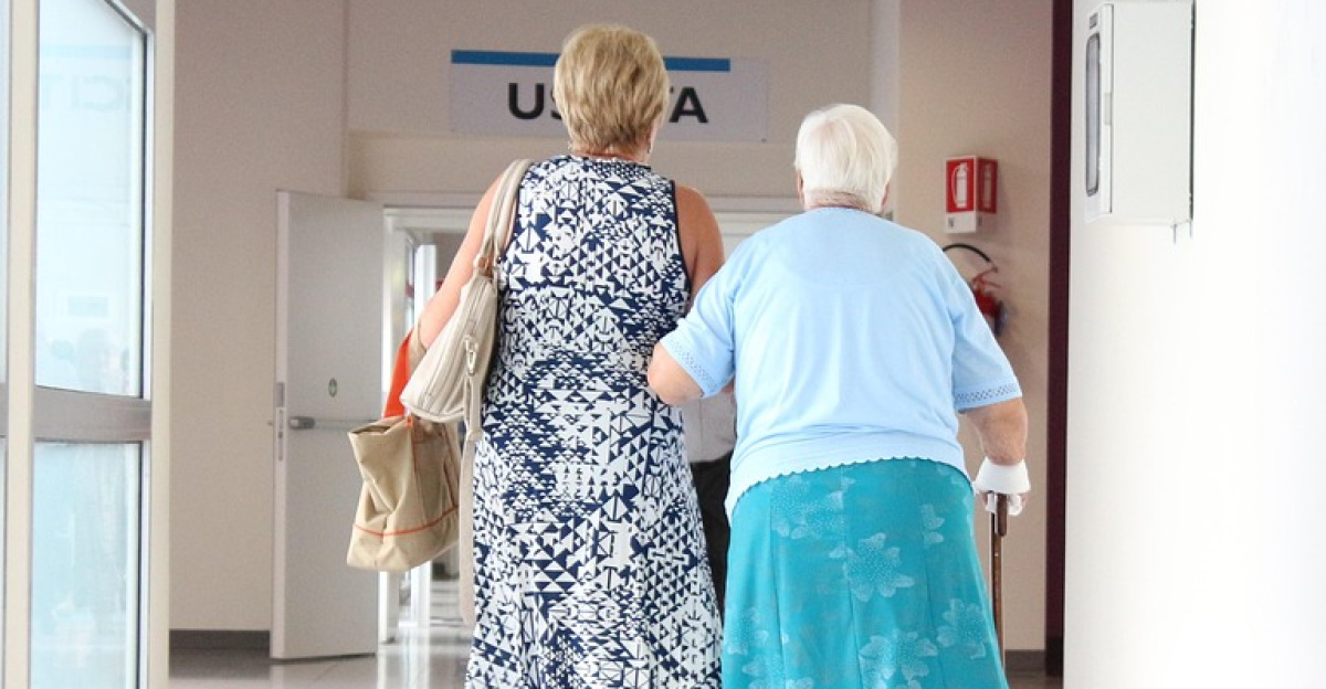 senior citizens, aisle, doctor, senior citizens, senior citizens, senior citizens, doctor, doctor, doctor, doctor, doctor